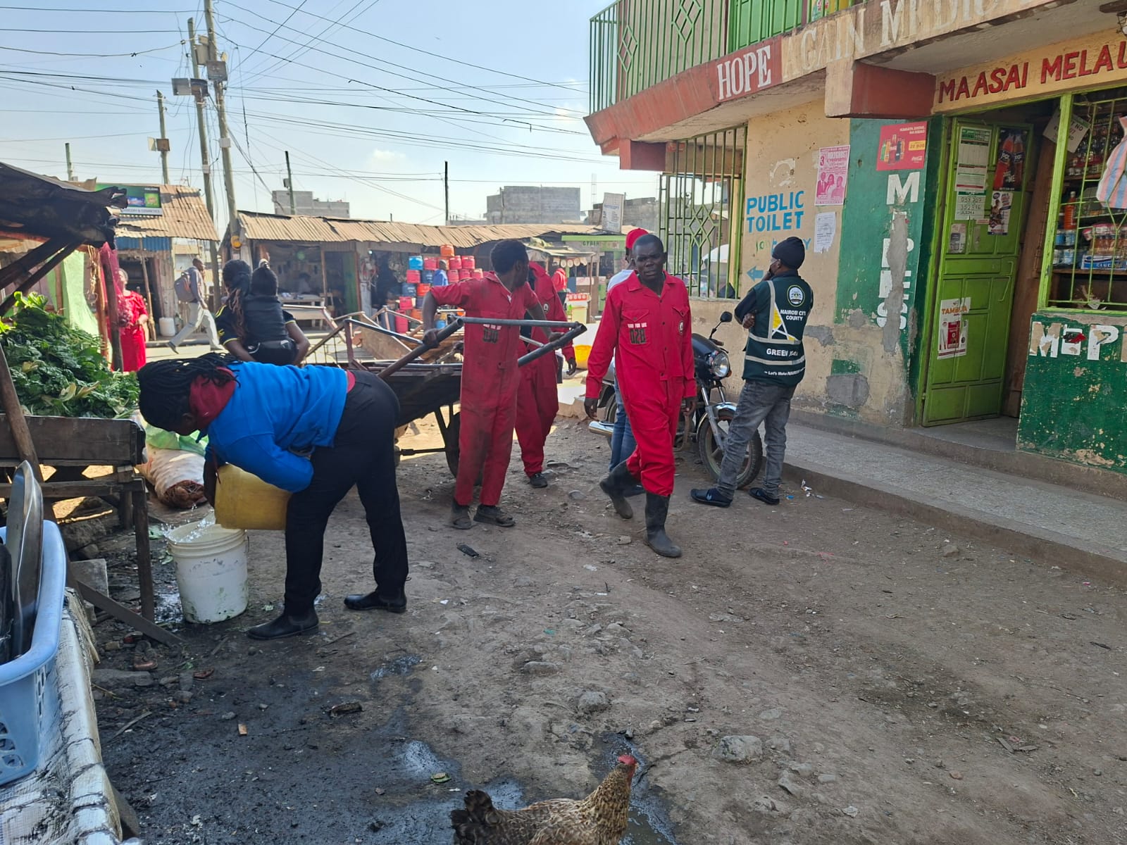 Wakazi wa Kwa Rueben Waungana katika Zoezi la Usafi wa Mazingira